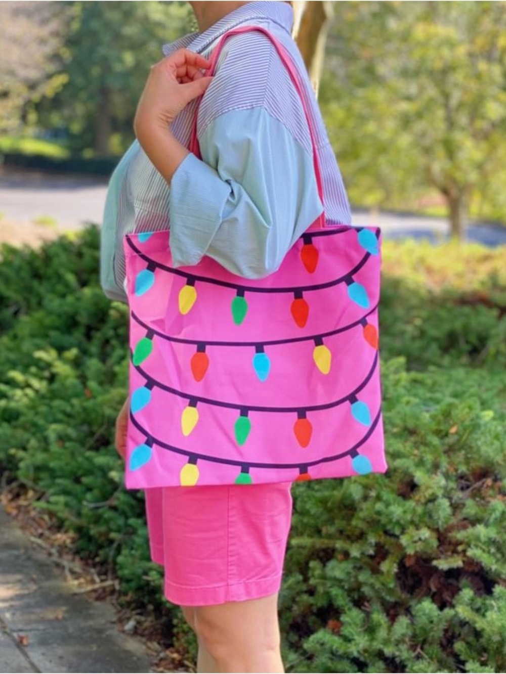 New! 15 Bags! Ellison + Young Pink Tote with Holiday Lights